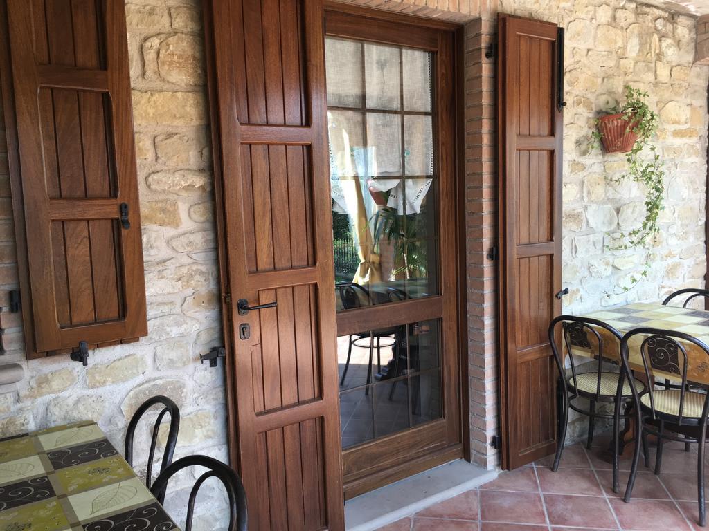 Appartamenti E Camere Il Poggio Di D'Angeli Lidia Auditore ภายนอก รูปภาพ