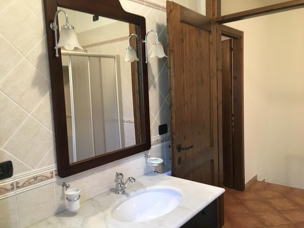 Appartamenti E Camere Il Poggio Di D'Angeli Lidia Auditore ภายนอก รูปภาพ