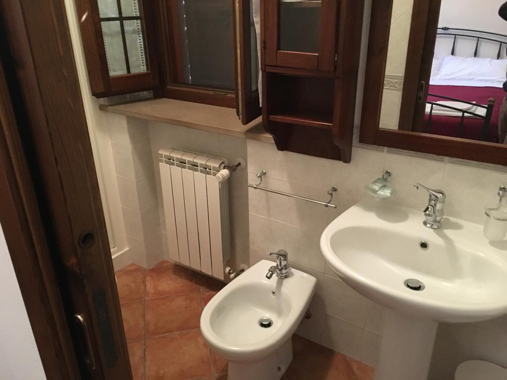 Appartamenti E Camere Il Poggio Di D'Angeli Lidia Auditore ภายนอก รูปภาพ